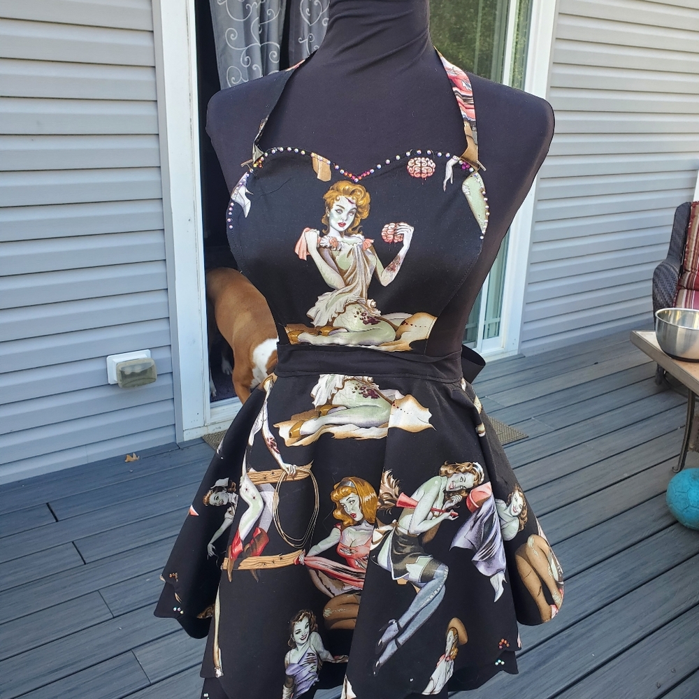 Pin up zombie apron